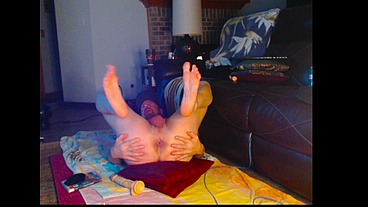 Loganhuge - Invitation to fuck! Horny fuck toy ready and willing! Grab me and fuck away!