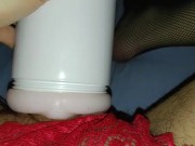 Je m'amuse en solo dans mon lit