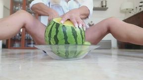 Elizabeth loves eating watermelons WMV