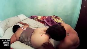 Llenando el culo de la gorda de ce y luego comiendole todo el coño. Fetiche de velas