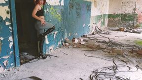 Boots, Jeans & Crushing Tease in an Abandoned Building