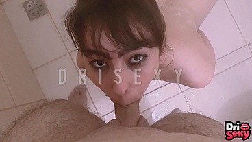 Fui tomar banho e levei porra na boca - Dri Sexy