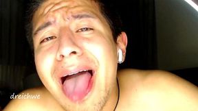 Excesos salivales y deseos prohibidos