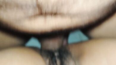 Tiene el coño muy mojado mi hermanastra