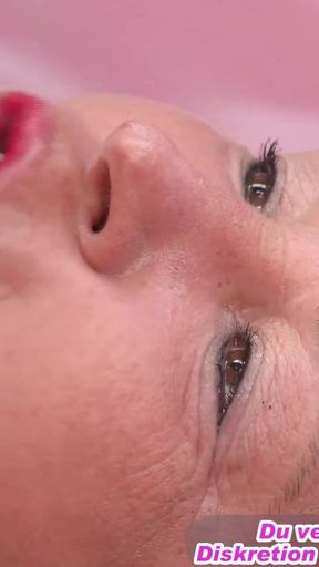 THREESOME USERDATE - german Wife meet 2 User in swinger Club   Clip 3