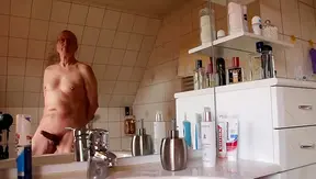 Hot Naked Solo: German Muscle Twinks Pleases Himself with Eggs – XclusiveClips