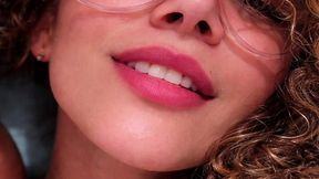 vizinha timida com seios grandes naturais me provocou com o decote e rebolou com os peitos quicando e pulando sobre meu pau!