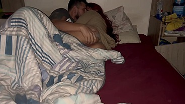 SEXO CASEIRO ANTES DE DORMIR Dominador usando a esposinha pra se esvaziar e dormir relaxado