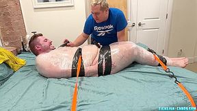 TicklishChub: Dom daddy Matt gives Diffy cock and feet worship while wrapped
