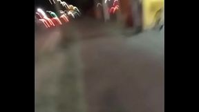 Gordo fudendo magrinho indiano no meio da rua