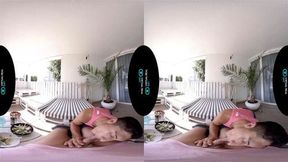 VirtualRealGay com Feed the Macho