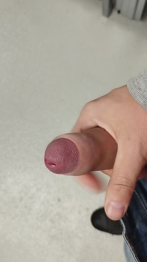 Fast masturbation before shift