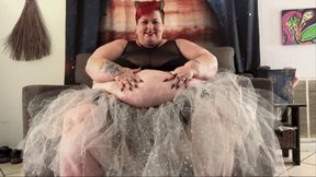 Massive Giantess Reenaye Starrstuffer Fattens You Up SD