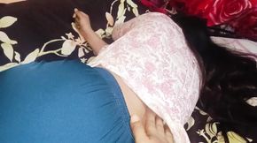 Indian dasi aunty fucked hard with hindi audio
