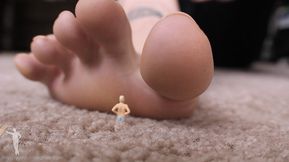 Harleen Gentle Giantess Kisses And Feet