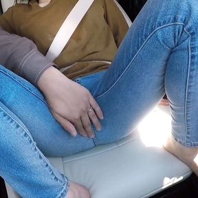 I found his jeans so erotic that I made him masturbate while driving.