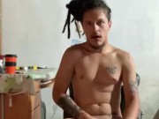 Rasta fuma porro y se calienta