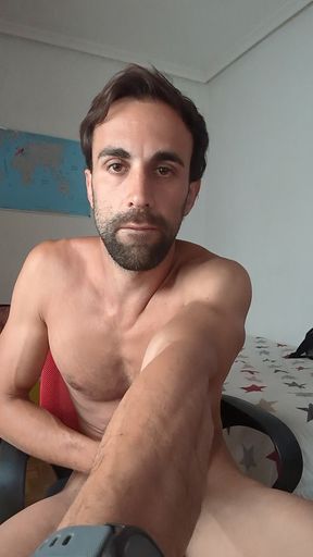 Me Desnudo, Muestro Mi Polla Masiva, Me Pajeo Y Me Corro Mucho