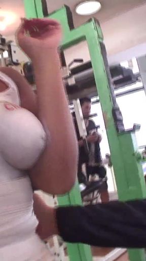 Must-see moment from &quot;Asiatin 22 Jahre body Paint im Gym - wer merkt es&quot;