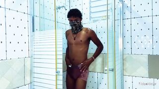 Watch as Latino teen Murphyy9 masturbates in the bañera before taking a hot load in HD