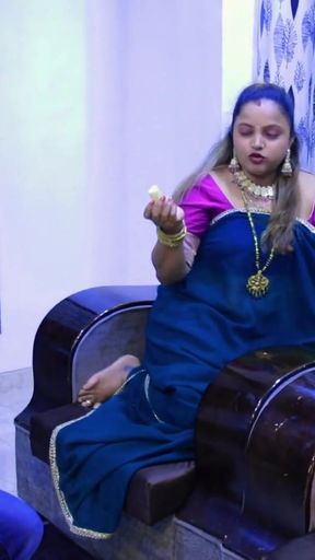 TWO GIRLS BET A BANANA ON THE CARROM GAME   Clip 1