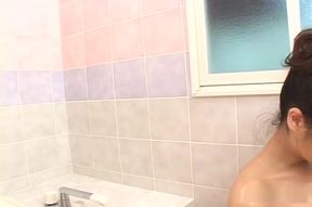 Mature Marin Asaoka gives an erotic massage