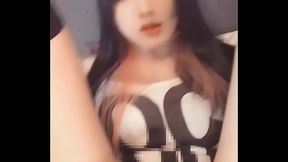 【個撮】黒髪ロングで巨乳な男の娘が無言で疑似セックスする動画