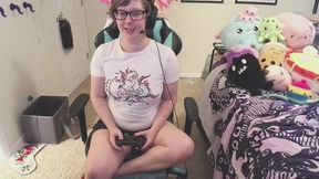 Raging and stretching gamer Bellybutton fetish