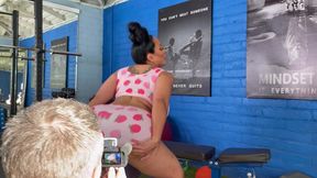 huge butt sexy latina kiara mia gym in los angeles