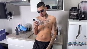 O VIADINHO FICA MANJANDO MINHA ROLA TODA HORA QUANDO N&Oacute_S SE ENCONTRA HOJE ELE VAI MANJAR COM ELA NA BOCA