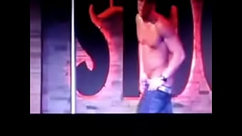 Male Stripper&#039_s Accidental Cum Spurt!