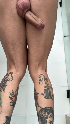 Giant Man Masturbates with His Big Cock and Shows His Ass and Feet.