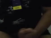 de 19 anos batendo no serviço escondido
