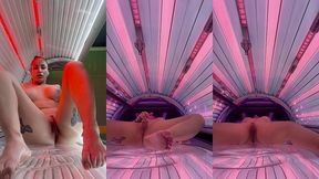 tattooed girl masturbate in the solarium