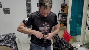 minha gostosa paty bumbum sofrendo na tatoo e oferecendo a buceta como pagamento