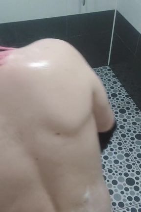 Ass Shemale White Yummy Curvy Body Flirting on the Floor of the Bathroom