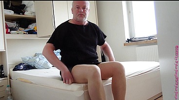 Nylonjunge testet neue Windeln ** Anziehen DWT **