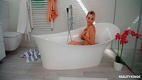 Isabelle Deltore-just Put It In My Booty