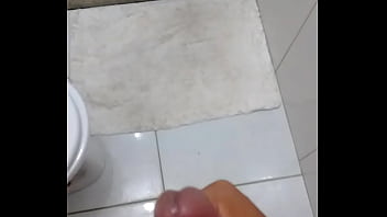 Punheta antes do banho