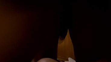 BARBIE ANDERSON FOLLADA POR MUSCULOSO EN EL SAUNA (COMPLETO)