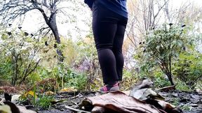 Mature curvy milf pees while squatting