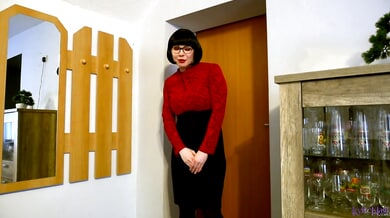Kylee Nash plays a shy secretary pleasuring herself in the office with glasses on