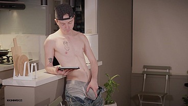 Horny Twink Home Alone. Fingers Ass & Gets Fucked By Machine. Huge Cumshot