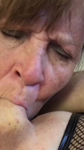 Granny Peggy Sue: Cocksucking, Strapon Double Ended Dildo Pegging Cum Spitter