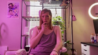 Trans Girl Elliexoxo Sucks On Her Vape and Dildo!