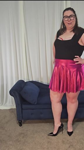 Thick Booty Showing off Skirts and Heels