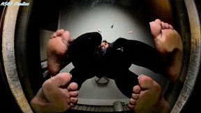 ARAB GIANTS thick bare soles CRUSH tiny plebs! - MOV