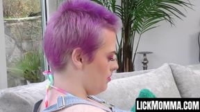 Pink haired Grace Fatale makes her STEPMOM Tawney Lane WET