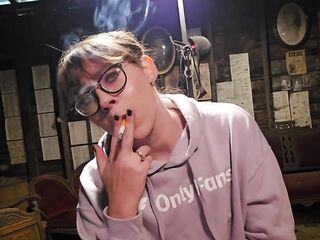 33 year old Lascivious mother I'd like to fuck Likes Smokin' Fetish