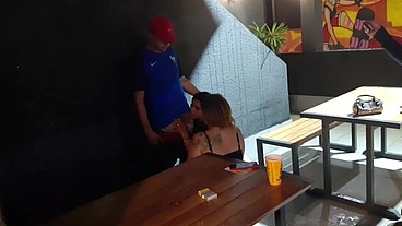 CHUPEI O FUNCIONARIO DO MC DONALDS